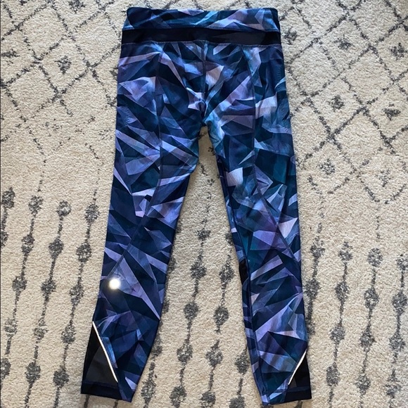 Lululemon mesh leggings - Picture 2 of 4